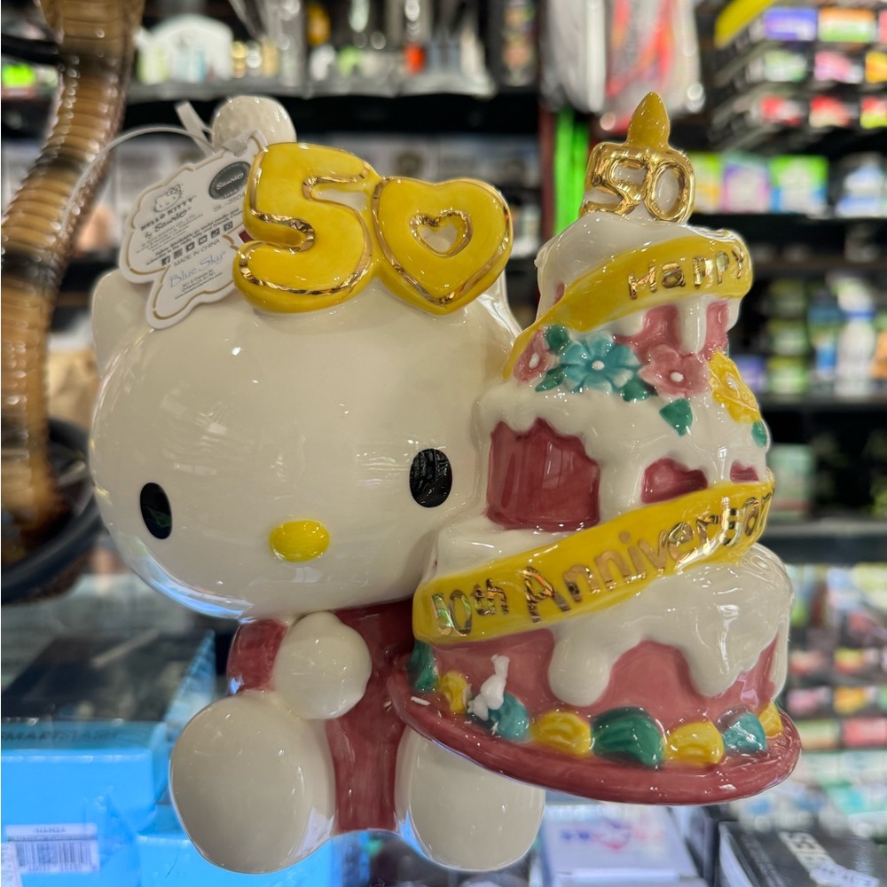 Hello kitty ceramic figurine